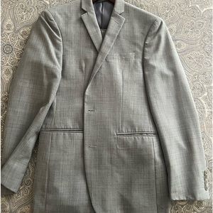 I am selling this gently used Suits. We have two size 38-Regular and 40-L.